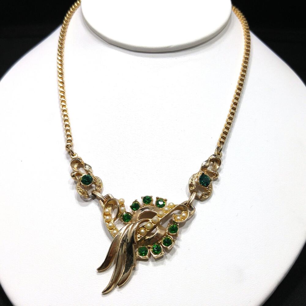 Vintage Green Rhinestone Faux Pearl Gold Tone Pendant Necklace